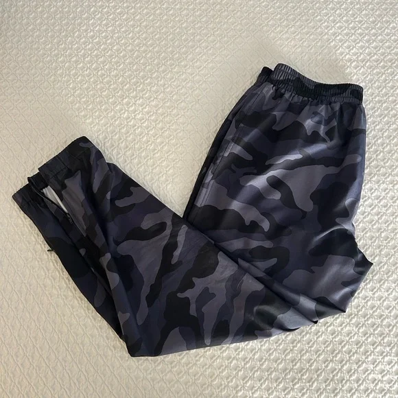 OLD NAVY ACTIVE STRETCHTECH Black Camo Joggers, Sz- M - Picture 2 of 3